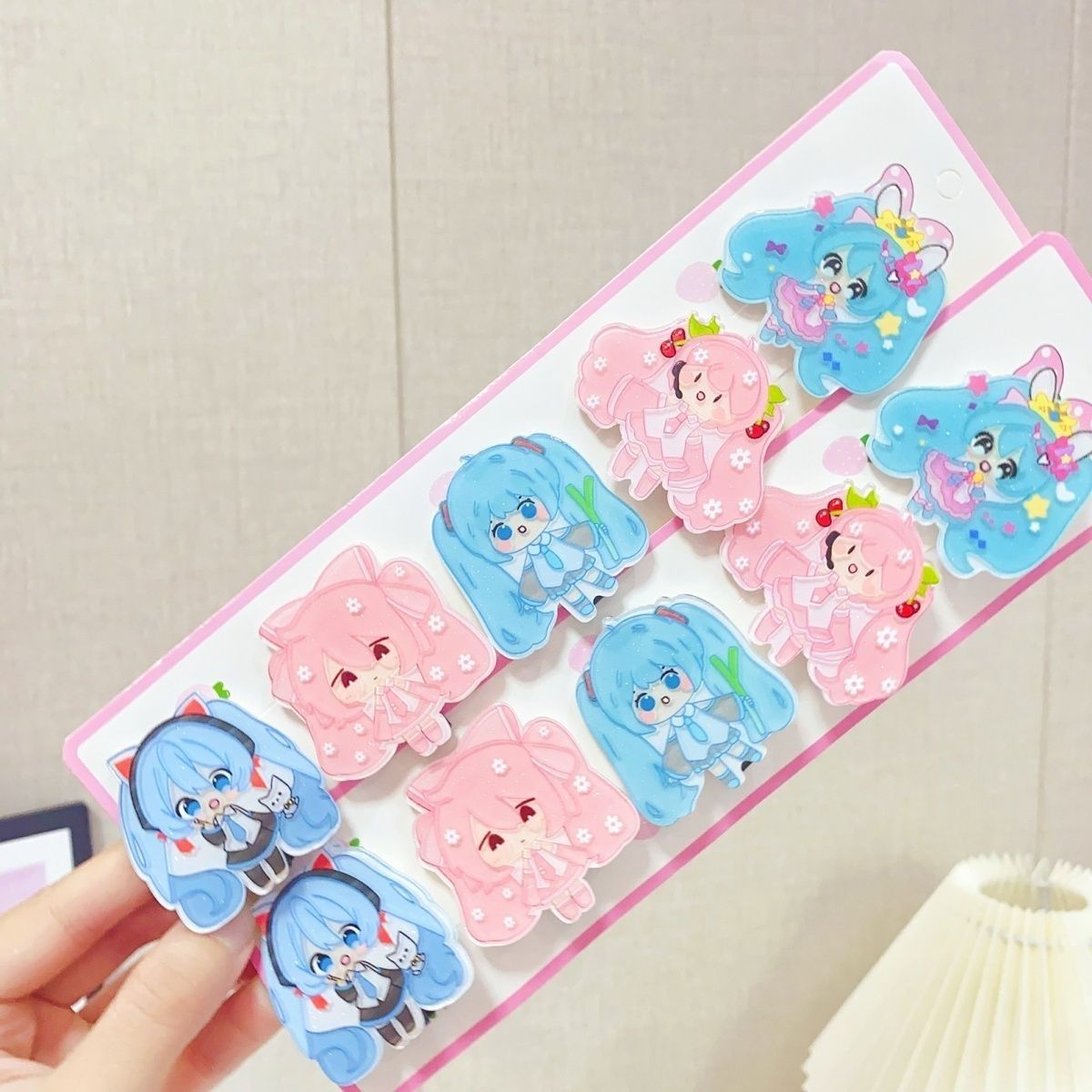 Tech Hair Accessories - Hatsune Miku cartoon hair clip side