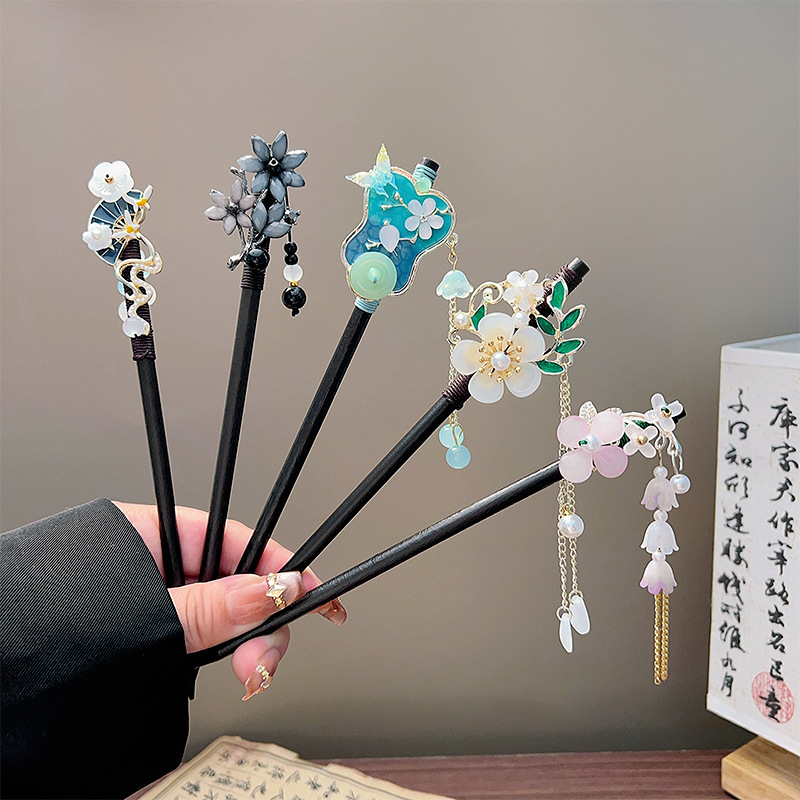 Classic Tassel Hair Stick Blac - огляд і ціна Tech Hair Accessories